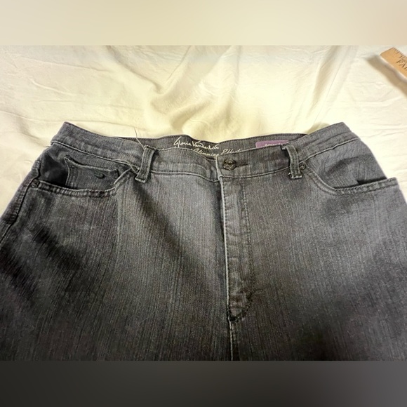 GLORIA VANDERBILT AMANDA ALL AROUND SLIMMING EFFECT BLACK JEANS. SIZE 14 - Picture 4 of 8